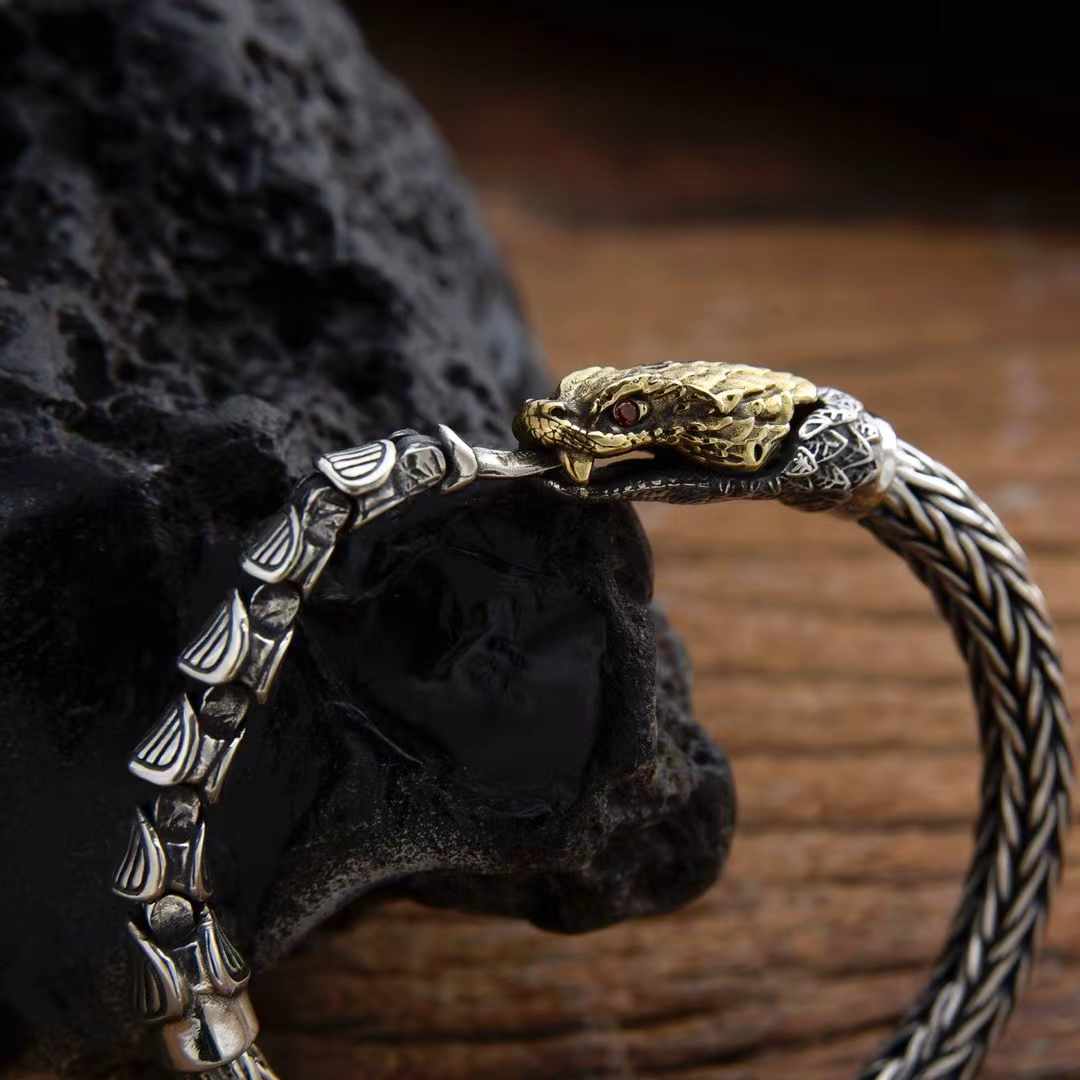 Veyron - Handcrafted Silver Bracelet