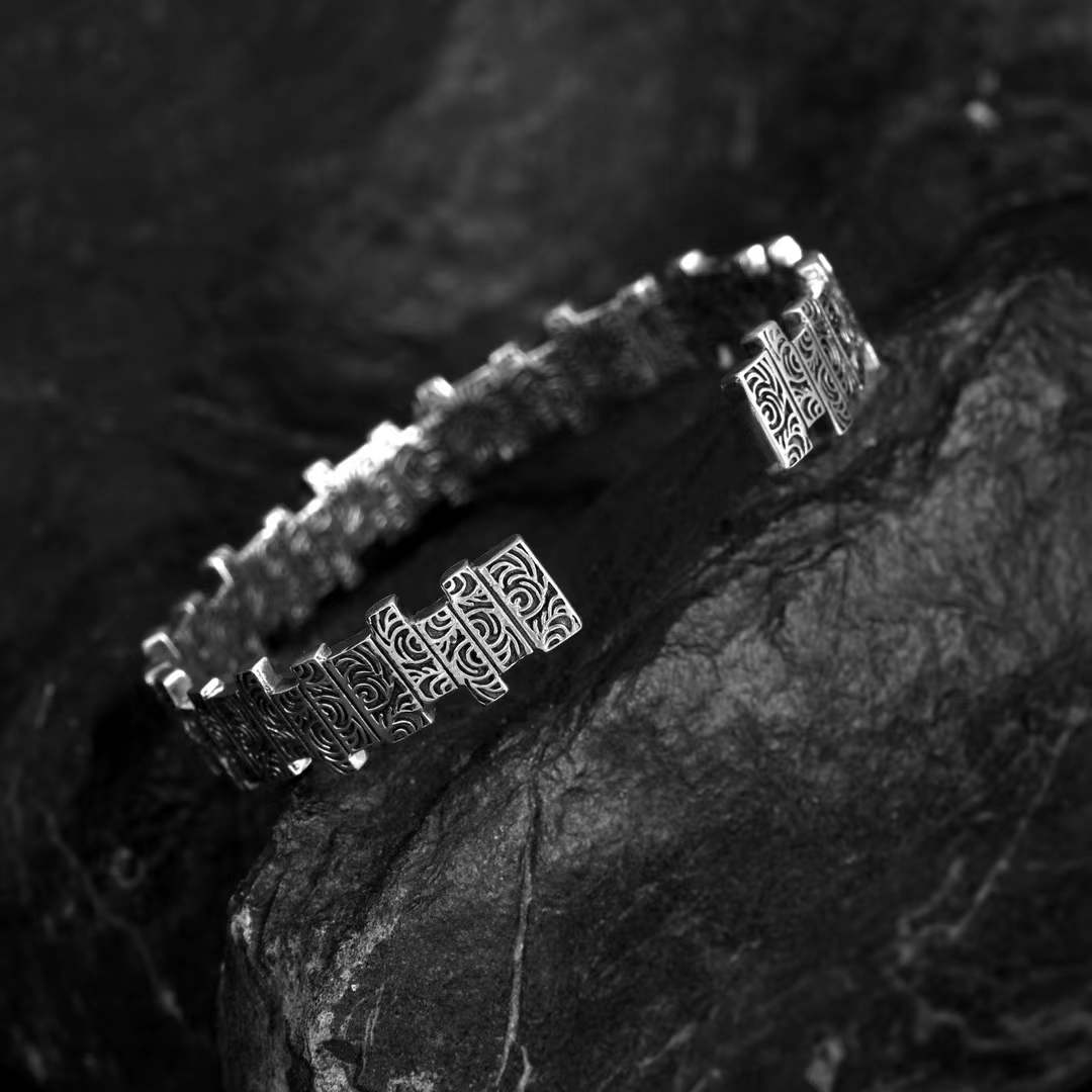 Virelan - Eternal Vine Silver Bracelet