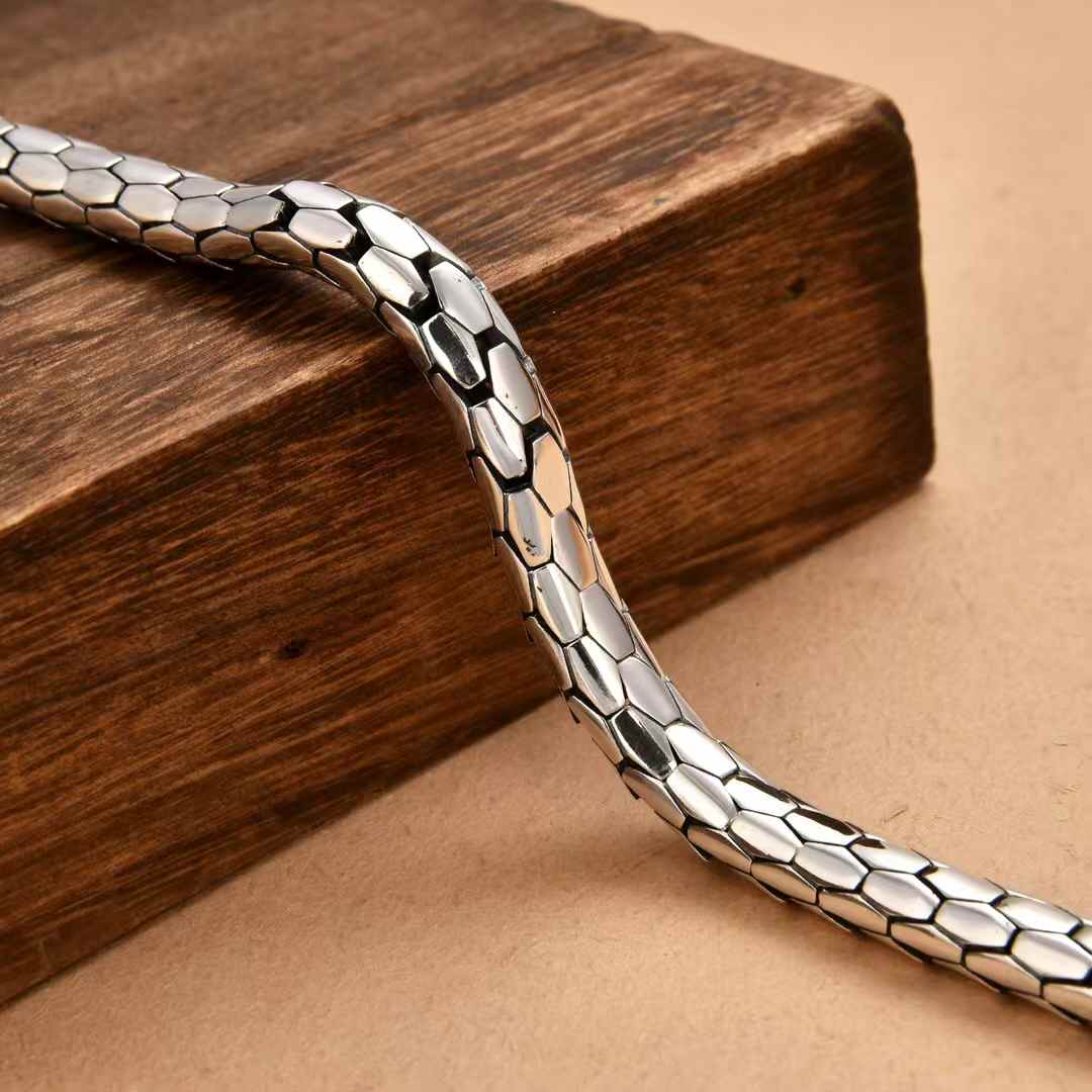 Drakon - Handcrafted Silver Bracelet