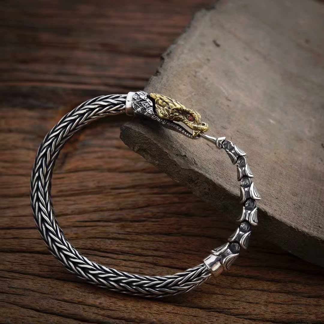 Veyron - Handcrafted Silver Bracelet
