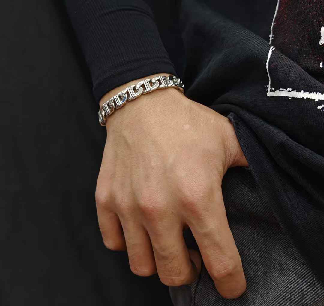 Brannor - Twisted Torque Silver Bracelet