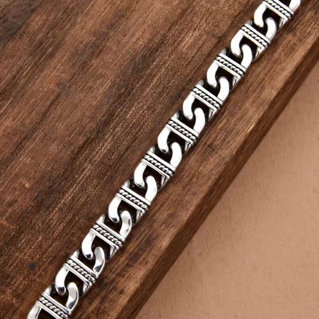 Brannor - Twisted Torque Silver Bracelet