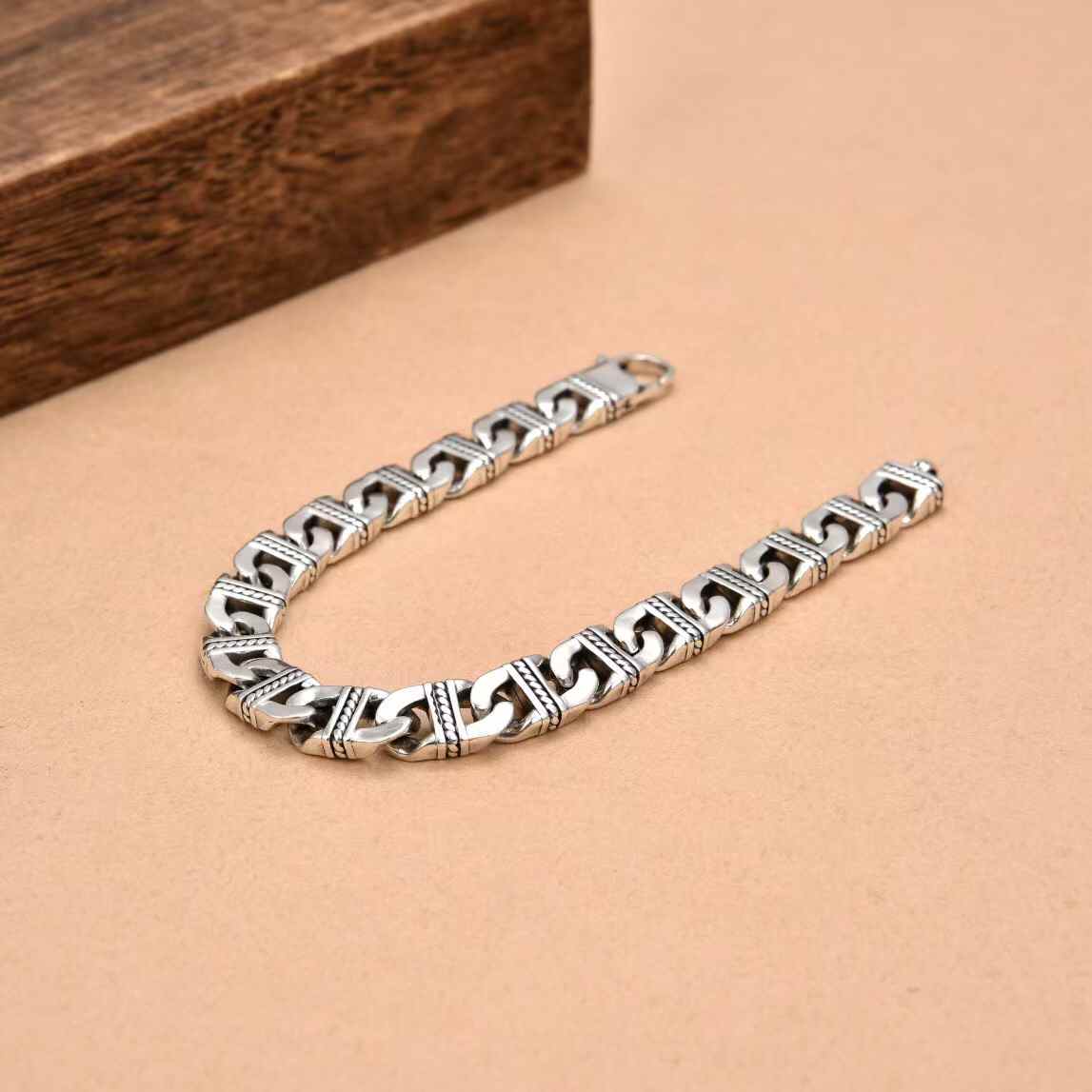 Brannor - Twisted Torque Silver Bracelet