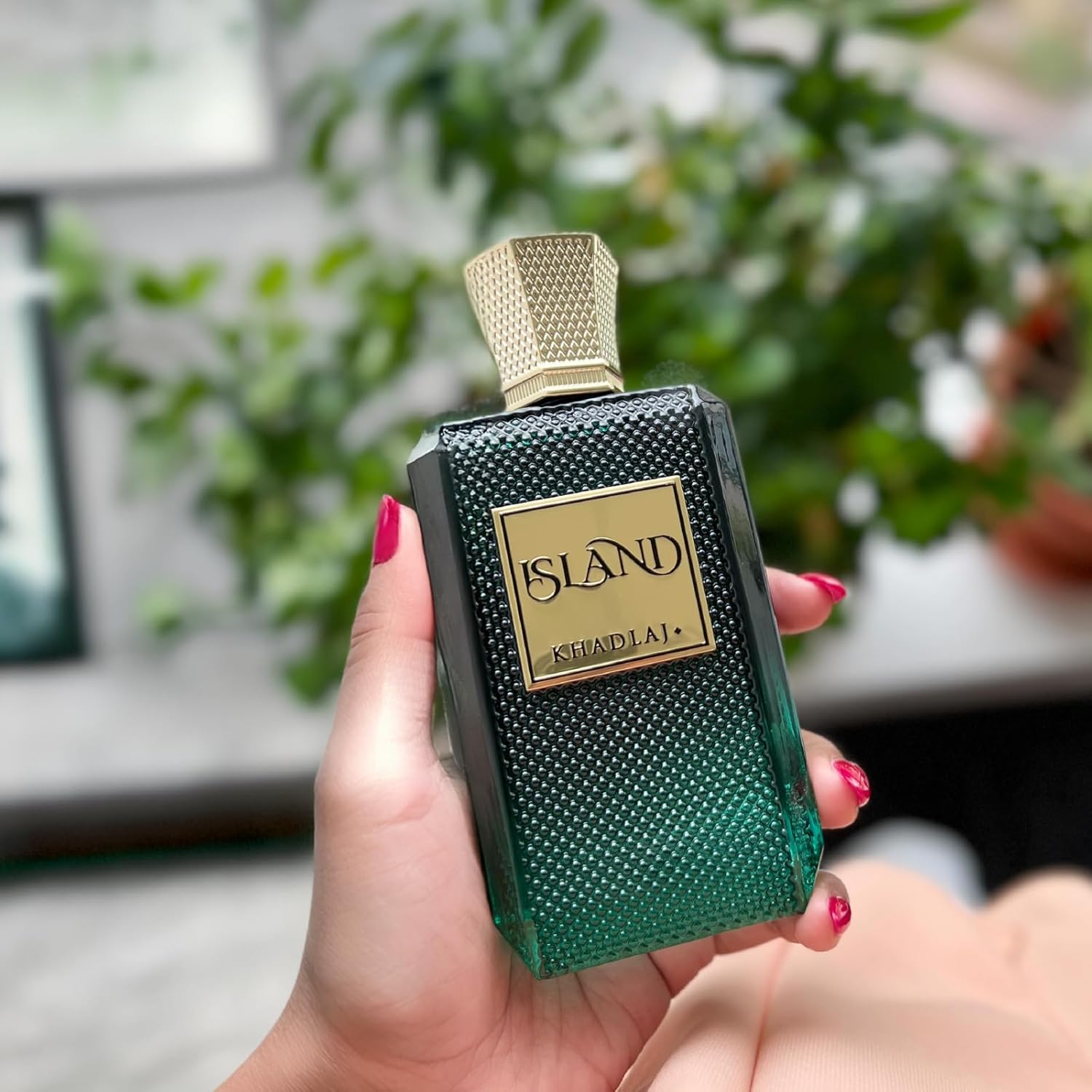 Meesue Khadlaj Island Extrait de Parfum featuring Bergamot, Jasmine & Amber