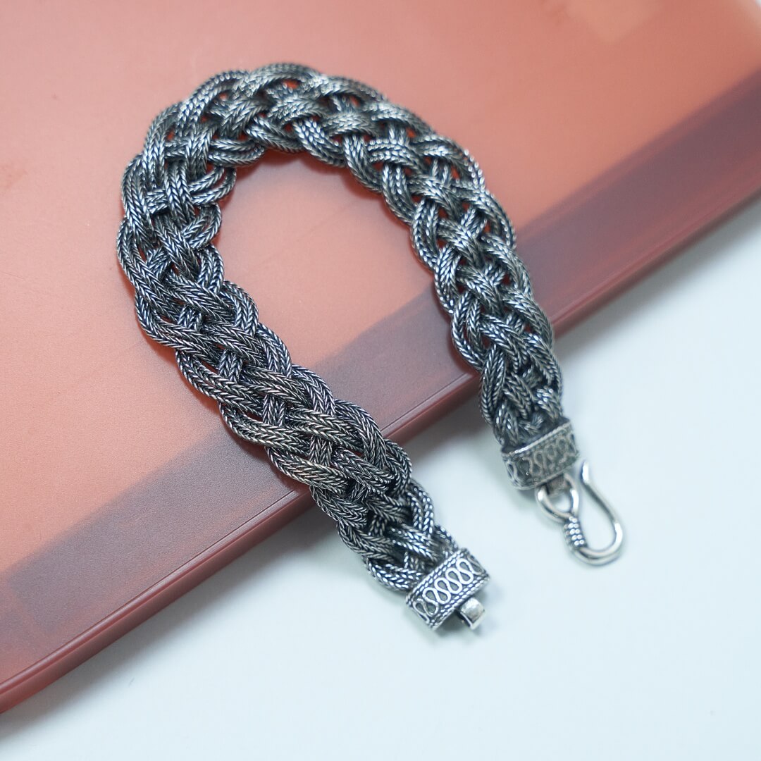 Lucent - Foxtail Braided Bracelet