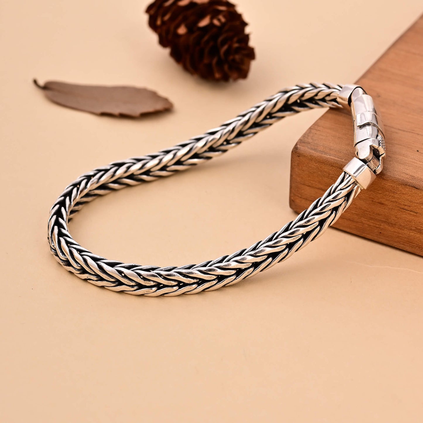 Zhuo - Retro Silver Bracelet