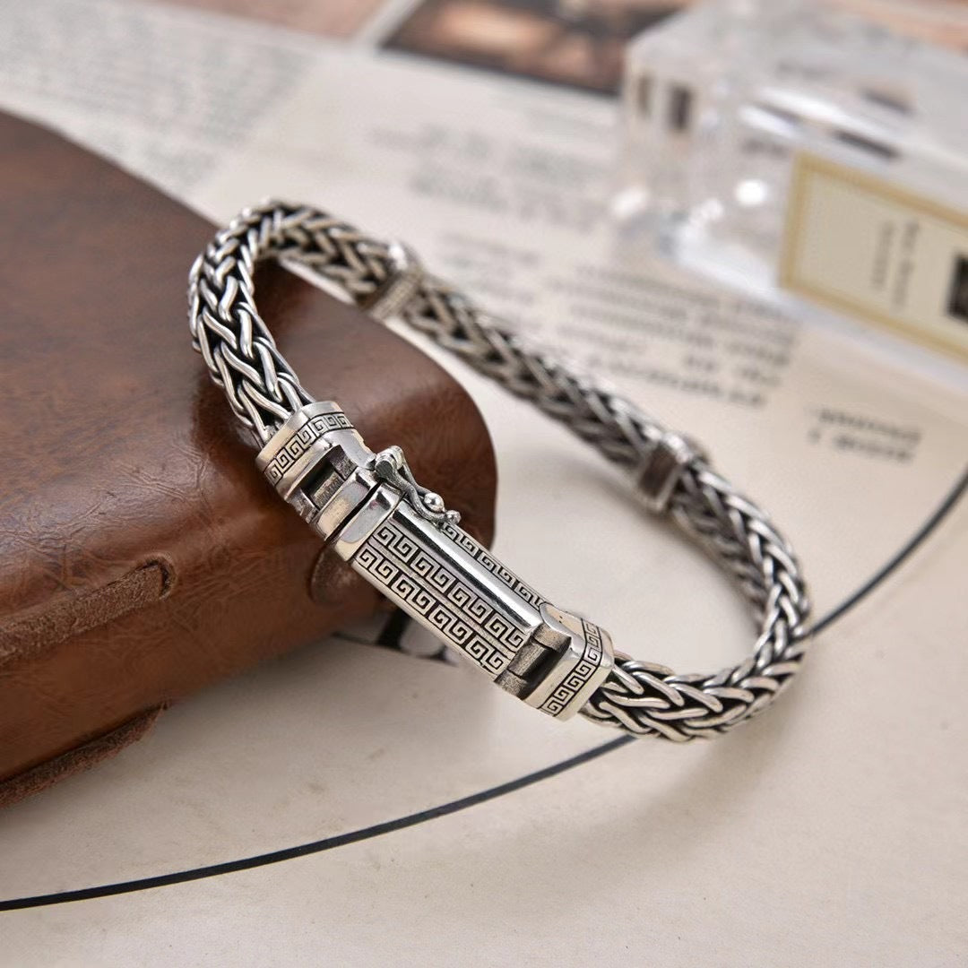 Marnix - Regal Twist Silver Bracelet